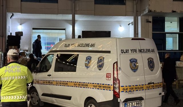 Rize’de Kamyonet Şantiyeye Düştü: Sürücü Öldü