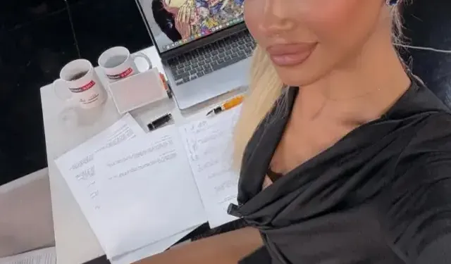 Sunucu Kıyafetleri Tartışma Yarattı