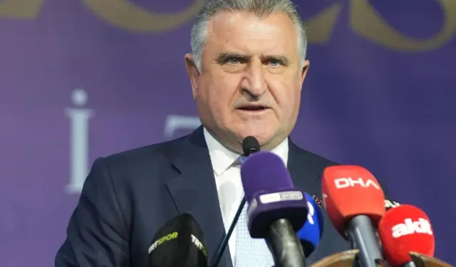 Bakan Bak’tan Tribünlerdeki Hakaretlere Sert Tepki