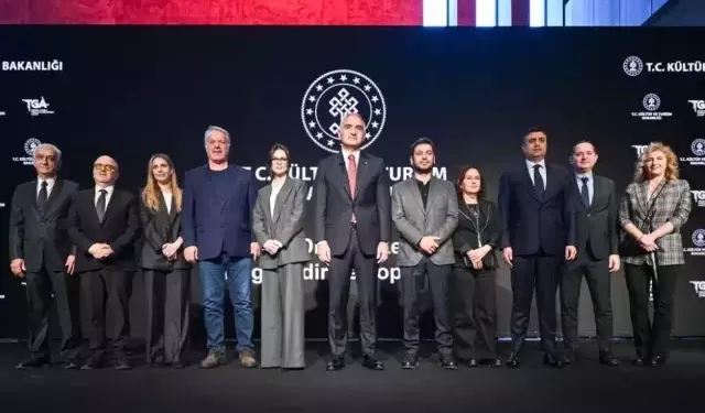 Bakan Ersoy’un Katıldığı Toplantıda Sinem Ünsal Gündem Oldu