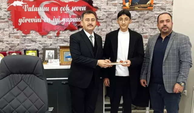 Bolvadinli Öğrenci Bölge Yarışmasında İkinci Oldu