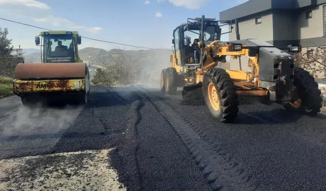 Trabzon Büyükşehir 18 İlçede Yol Çalışmalarını Sürdürüyor