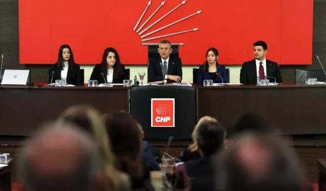 CHP’nin Yeni PM’si İlk Toplantısını Özel Başkanlığında Yaptı