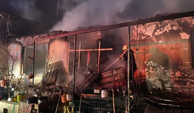 Çiftlik Yangını: Ev ve Araçlar Küle Döndü