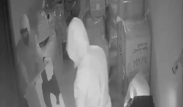 Fatih’te Kasaları Taşıyarak Çalan Şüpheliler Yakalandı