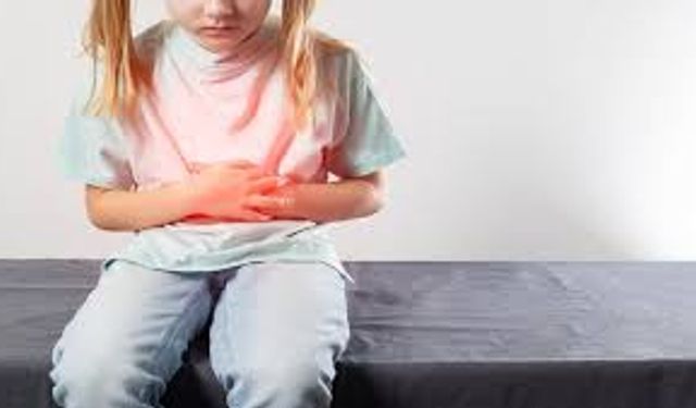 Uzman Uyardı: Çocuklarda Karın Ağrısının 3 Büyük Nedeni