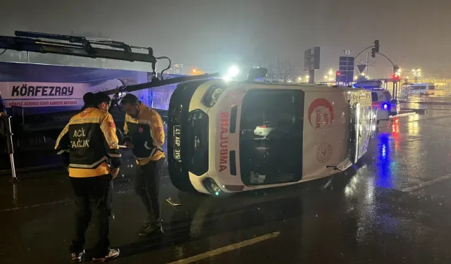 İzmit’te Ambulans Kazası: 6 Kişi Yaralandı