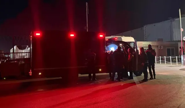 İzmir’de TIR’dan Sızan Kimyasal 5 Kişiyi Hastanelik Etti
