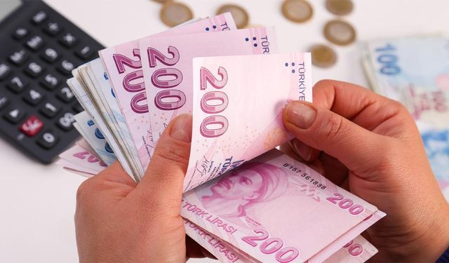 Üst Düzey Memurlara 30 Bin Lira Seyyanen Zam Geliyor