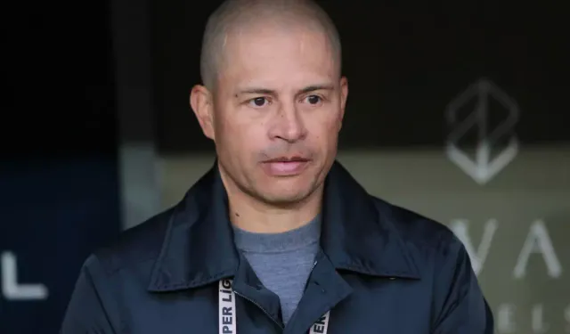 Alex de Souza Operario’ya Veda Etti