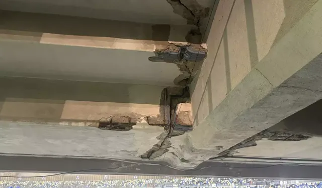 Napoli Stadındaki Çatlaklar Şampiyonlar Ligi’nde Gündem Oldu