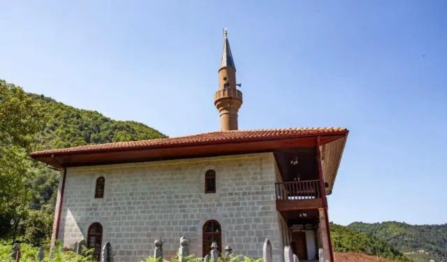 Karacakaya Mahallesi Camii 125 Yıllık Mirasını Koruyor