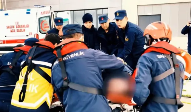 Sakarya Açıklarında Gemide Fenalaşan Yolcu Kurtarıldı