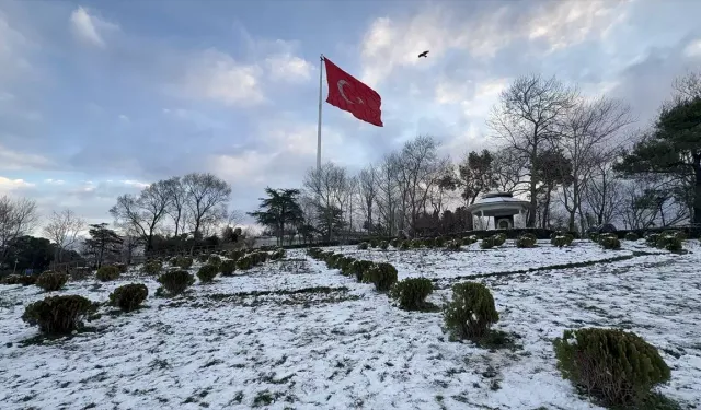 İstanbul Yeni Yıla Karla Uyandı