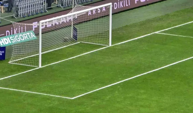 Kocaeli Stadyumu'nun Zemini Maça Hazır