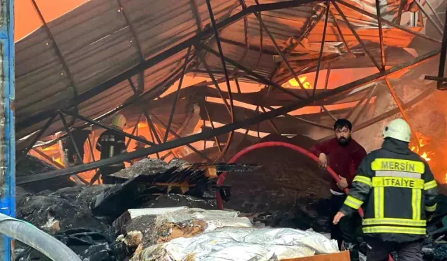Mersin Toroslar’da Geri Dönüşüm Deposunda Yangın Çıktı