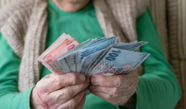 Emekliye Bayram İkramiyesi 5 Bin TL Olabilir