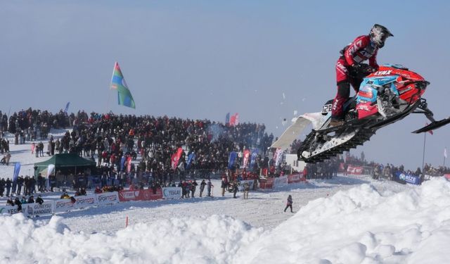 Rize Handüzü Yaylası’nda Dünya Kar Motosikleti Şampiyonası