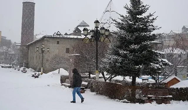 Erzurum’da 3 İlçede Okullara Kar Tatili Verildi