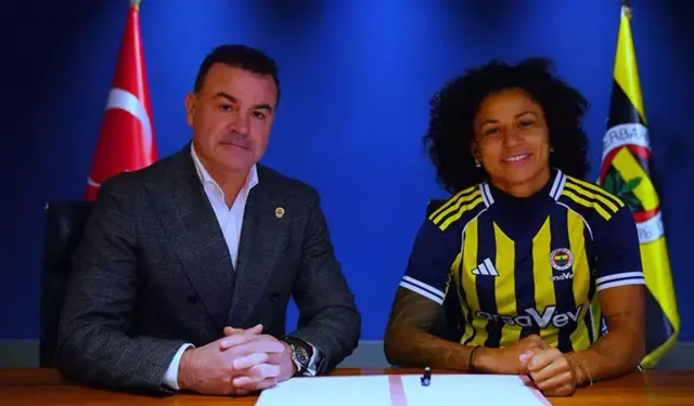 Fenerbahçe arsaVev Alves’i Kadrosuna Kattı