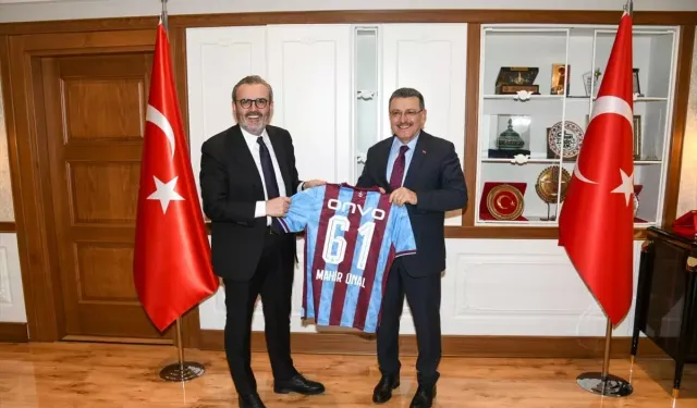 Mahir Ünal Trabzon’da Ziyaretlerde Bulundu