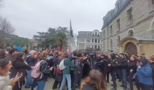 Boğaziçi Üniversitesinde Karıştı Protesto Ediliyor