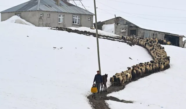 Eksi 30 Derecede Köyde Nöbet Tutuyorlar