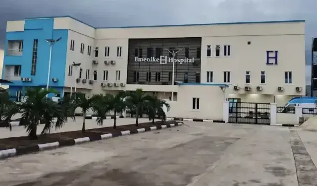 Emmanuel Emenike Nijerya’da Hastane Açtı