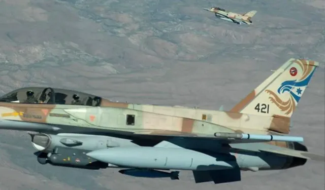 Ayn El-Hilve Kampına Hava Saldırısı