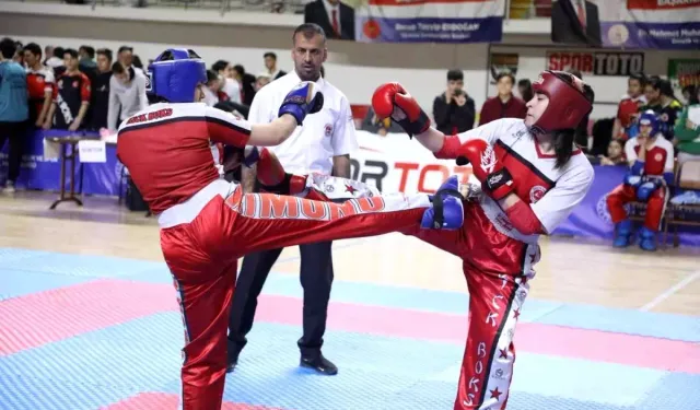 Gençler Kick Boks Şampiyonası Sivas’ta