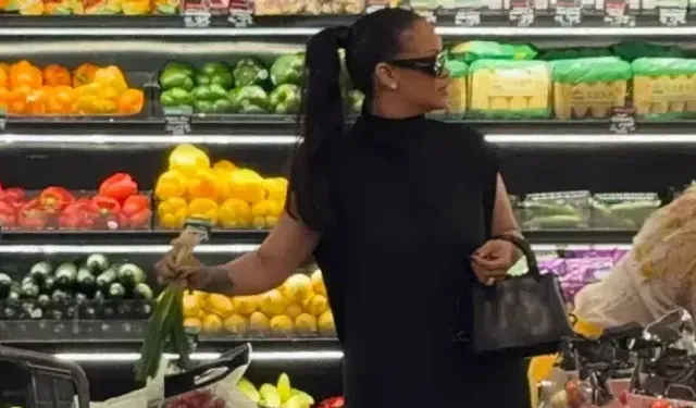 Rihanna Market Alışverişinde Görüntülendi