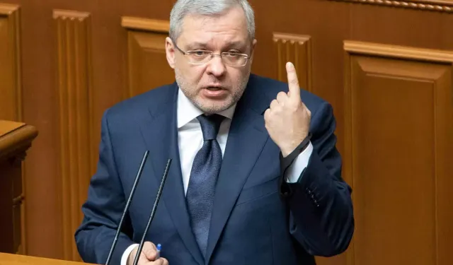 Eski Enerji Bakanı Gözaltına Alındı