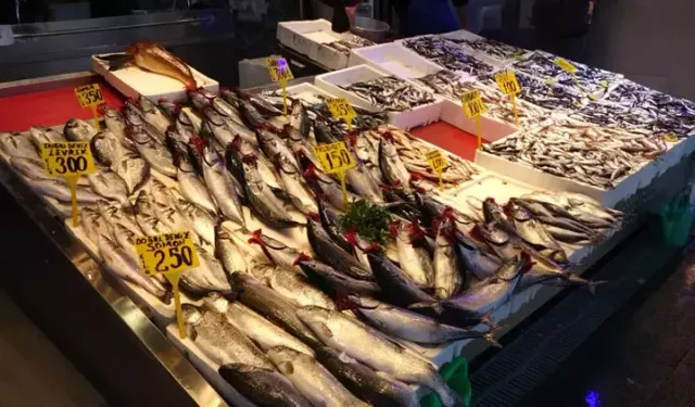 Trabzon’da Balık Tezgahlarında Ramazan Hareketliliği
