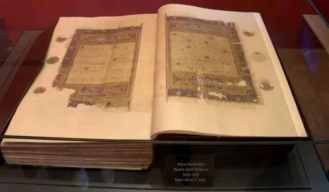 700 Yıllık Berkuk Kur’an-ı Kerim’i Bursa’da Ziyarete Açıldı