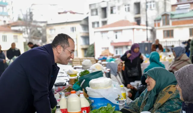 Başkan Osman Nuri Ekim Pazarda Esnafla Buluştu