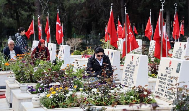 Adana'da 18 Mart Töreninde Duygusal Anlar