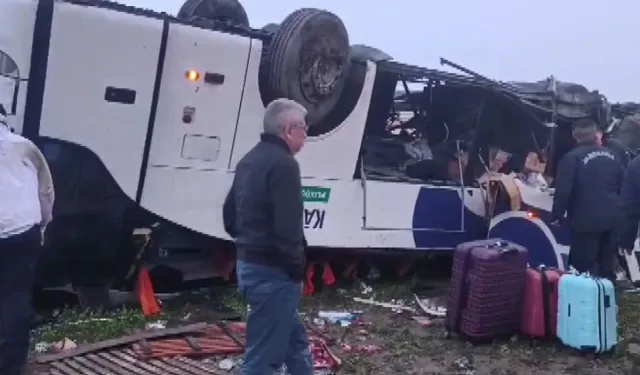 Adana’da Yolcu Otobüsü Devrildi 2 Ölü 19 Yaralı