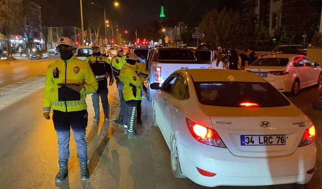 İnegöl’de Trafik Denetimi 25 Sürücüye Ceza