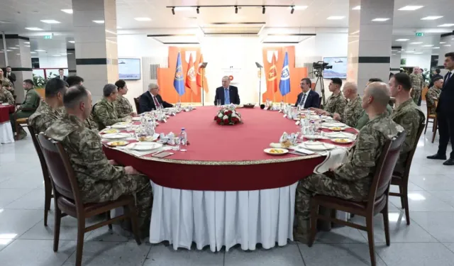 Erdoğan Mehmetçikle Özel Kuvvetlerde İftar Yaptı