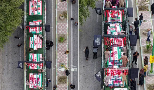İran’da Okul Saldırısı Kurbanları Uğurlandı