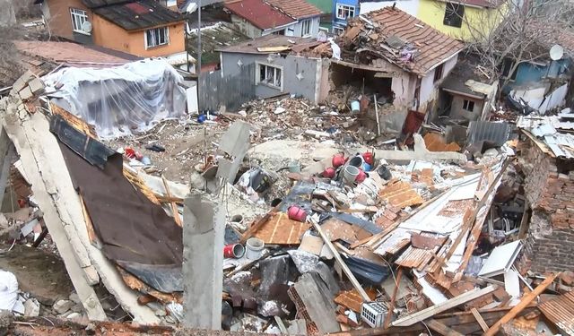 Fatih’te Patlama Sonrası Hasar Tespit Başlatıldı