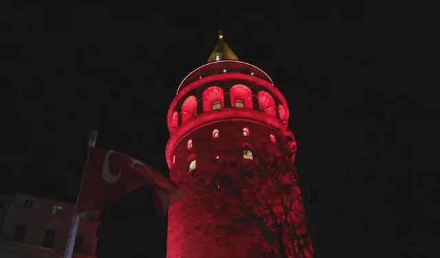 Galata Kulesi Multipl Miyelom İçin Kırmızıya Büründü