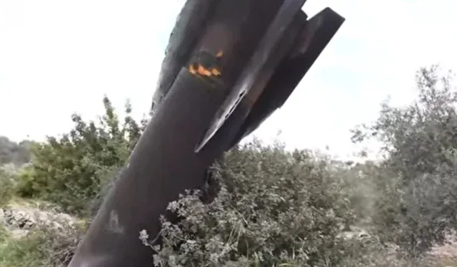 İran Füzesi Demir Kubbe’yi Aştı Savaş Sürüyor