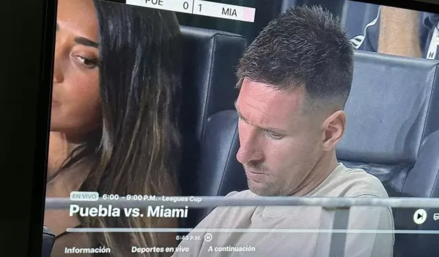 Messi’nin Eşi Telefonuna Bakarken Görüntülendi