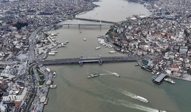İstanbul Boğazı Kahverengiye Büründü Sağanak Etkisi