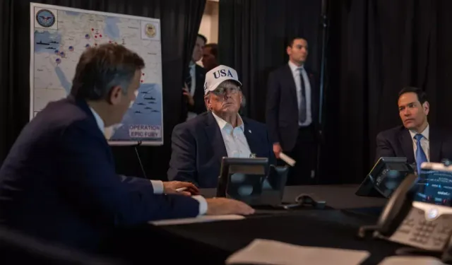 Trump İran Operasyonunu Kriz Merkezinden İzledi