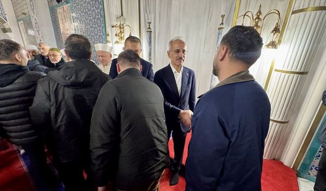 Bakan Uraloğlu Bayram Namazını Trabzon’da Kıldı