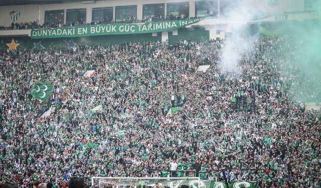 Bursaspor Taraftar Rekoruyla 1. Lig’e Yükseldi