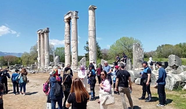Polislerden Afrodisias’a Kültürel Ziyaret
