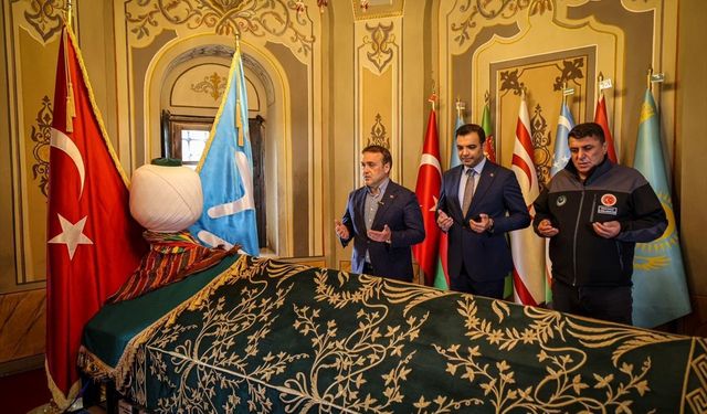 Vali Sözer Ertuğrul Gazi Türbesi’ni Ziyaret Etti